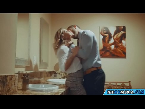 ❤️ Kiam belplena blondulo delogas vin en publika necesejo ❤❌ Porno ĉe ni % eo.dreamlandpassionfever.ru% ❌❤